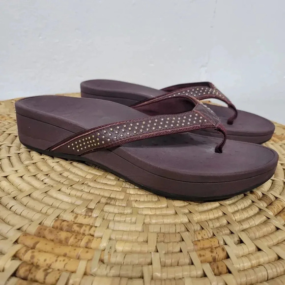 Vionic Burgundy Studded Slip On Wedge Platform Thong Sandals 11 - Picture 1 of 6
